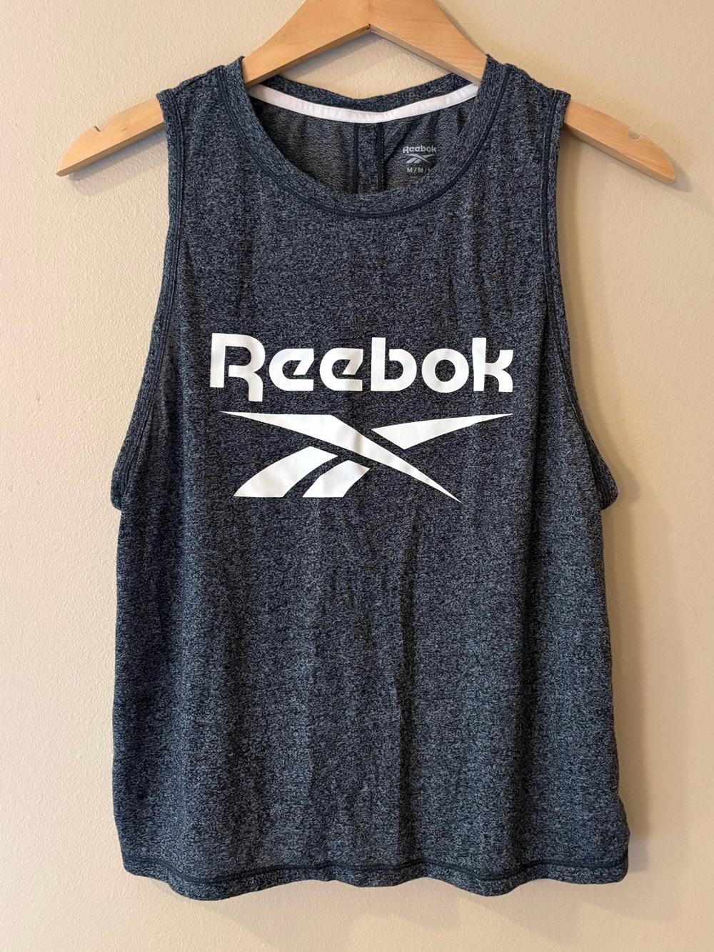 Reebok Gray Crop Tank Size Medium in Excellent Condition